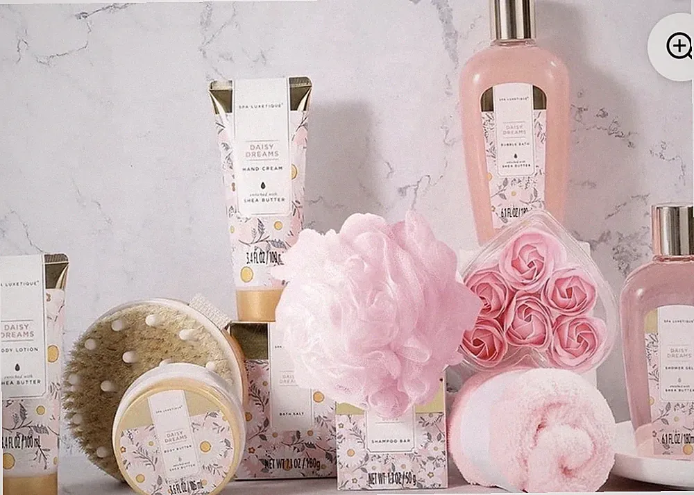 Spa Luxetique Daisy Dreams Bath Gift Basket Floral Scent Lotion Salt Cream Set